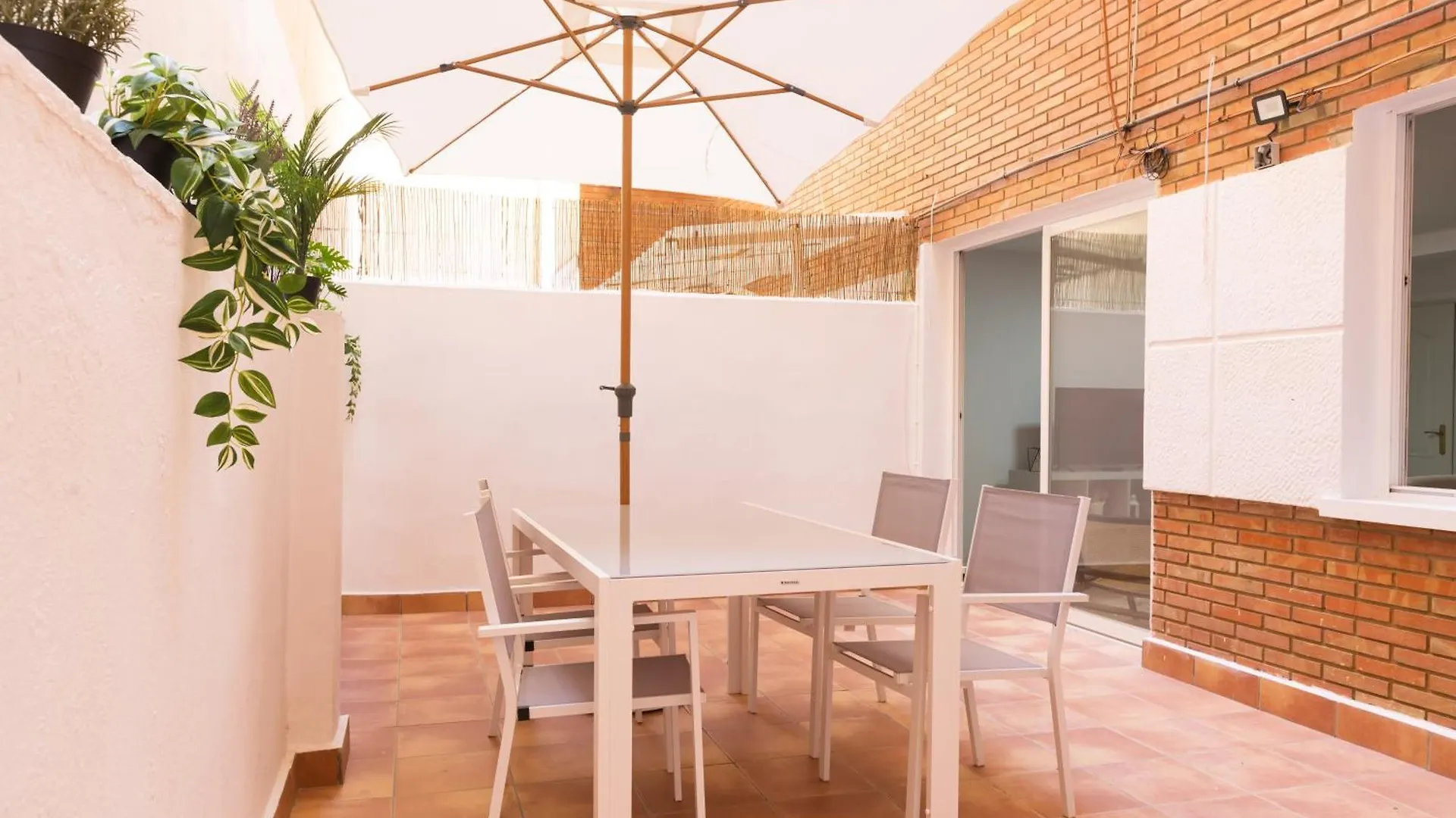 Charming Apartment Malagas Moon