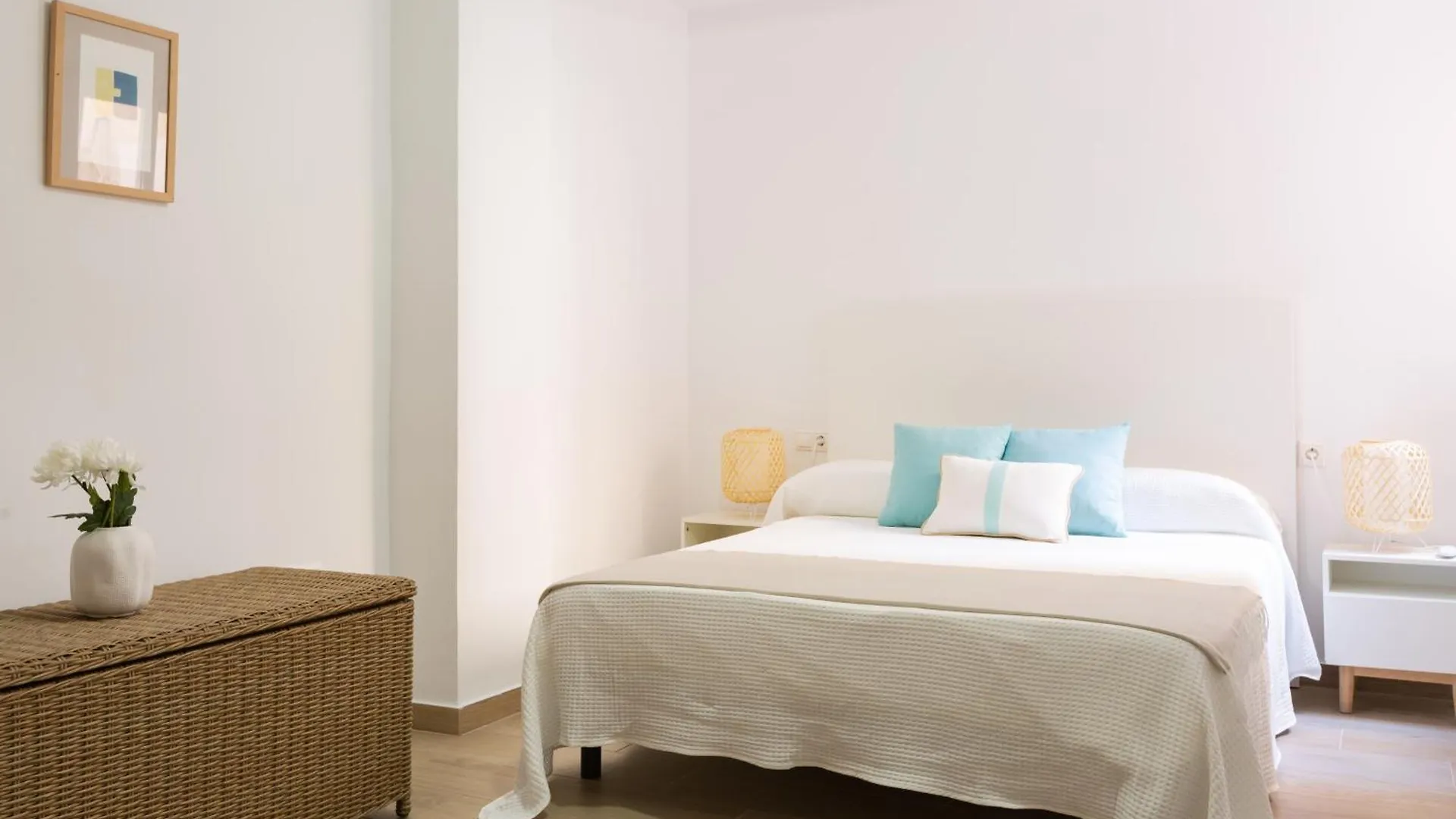 Charming Apartment Malagas Moon